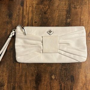 Vera Wang wristlet